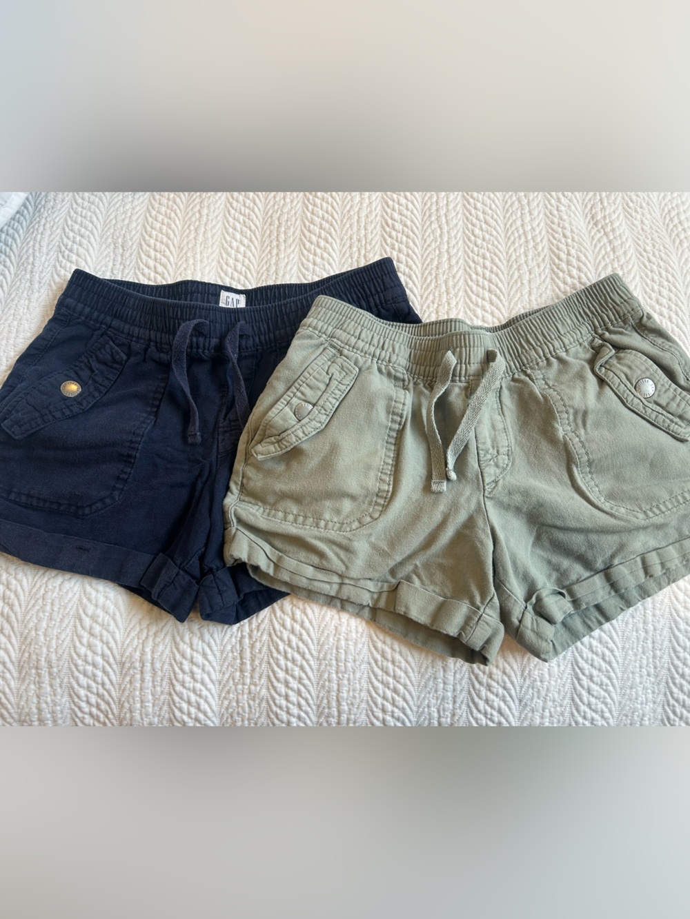 GAP Girls Shorts. Set of 2. Size M.